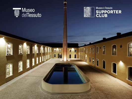 Inseta support del museo del tessuto